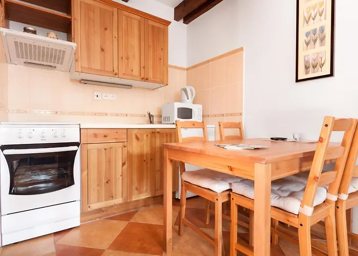 Planiska בית הארחה